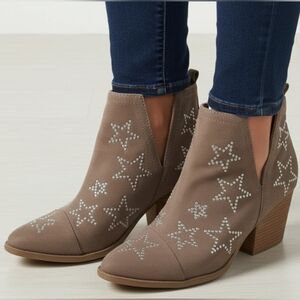 Carlos Santana Westerly Suede Booties With All Over Stars Details Size 7